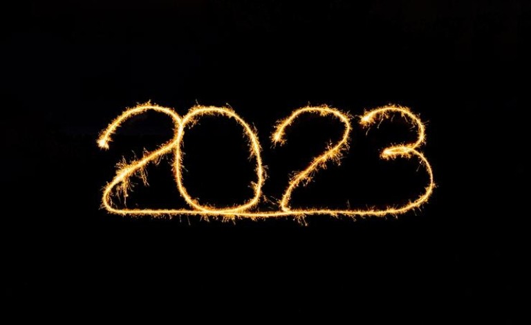 2023 written in sparkler